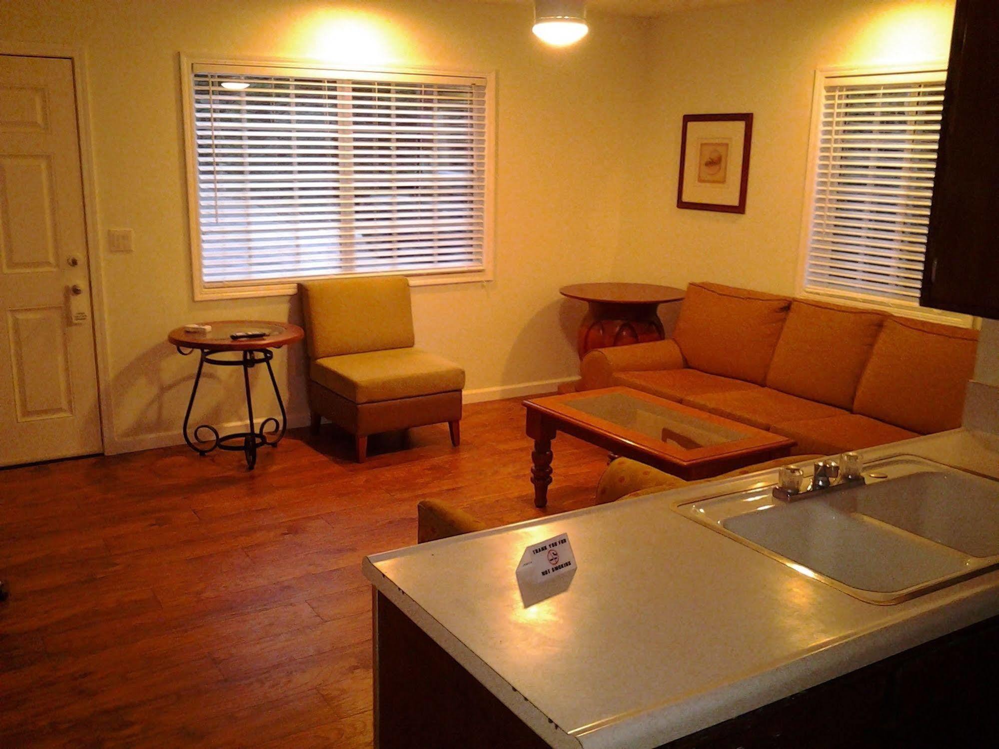 Arrowhead Mountain Inn Lake Arrowhead Bagian luar foto
