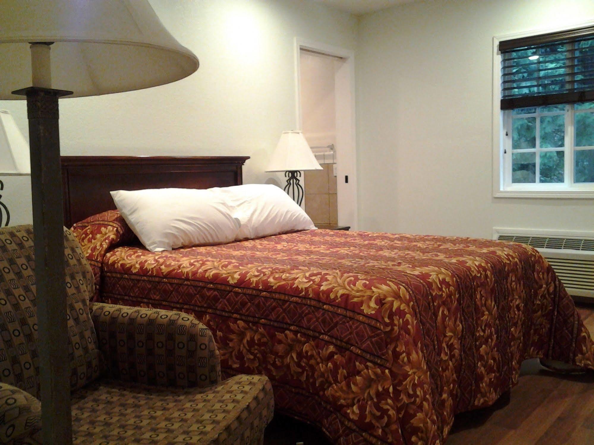 Arrowhead Mountain Inn Lake Arrowhead Bagian luar foto
